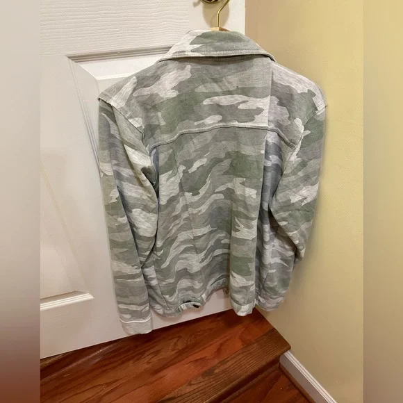 Sew in love medium camo jacket - Picture 2 of 3
